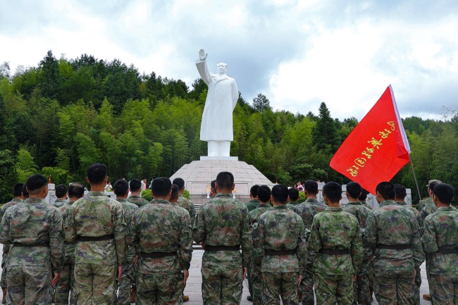 追寻先辈足迹 汲取奋进力量--东部战区空军航空兵某旅组织官兵赴古田会议旧址参观见学