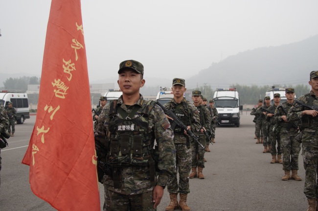 筑盾燕山下，热血固长城