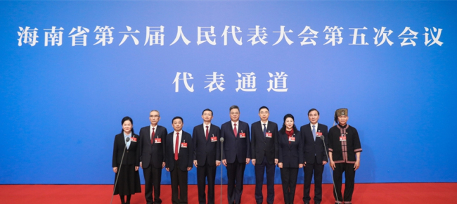 多图！海南省六届人大五次会议“代表通道”代表亮相