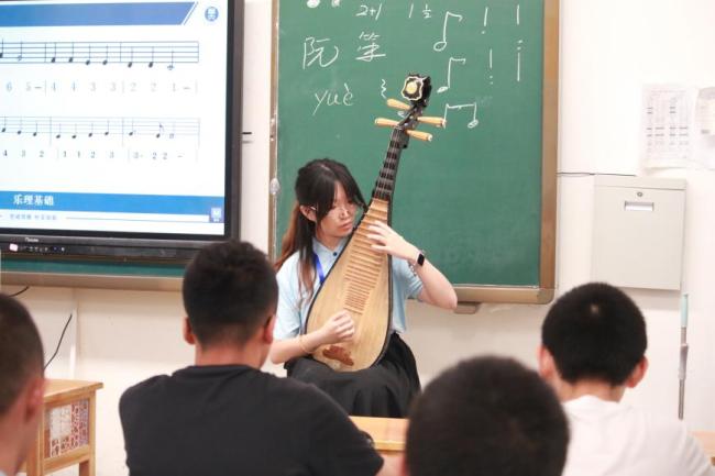 “主题教育”遇上“素质拓展”,华师大实践队走“新”更走“心”