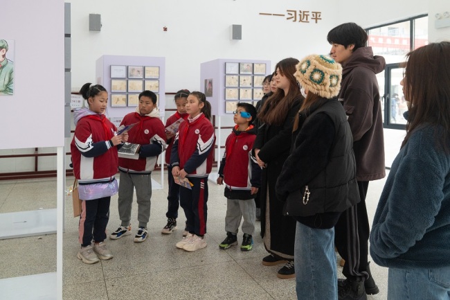 校地携手共建美育思政新阵地 湖北美术学院与藏龙三小联合开展学雷锋主题教育活动