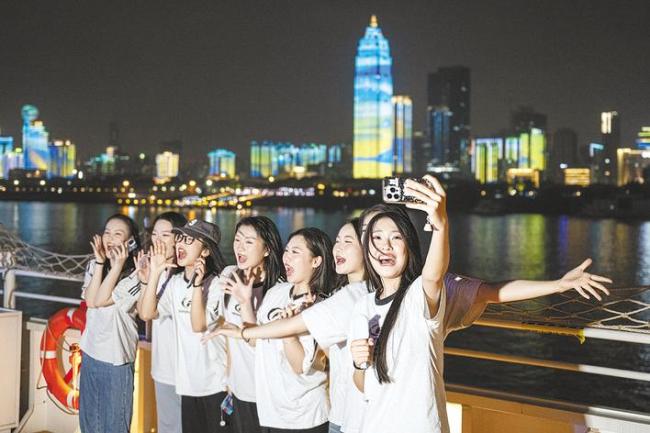 “武汉，你到底还有多少惊喜！”