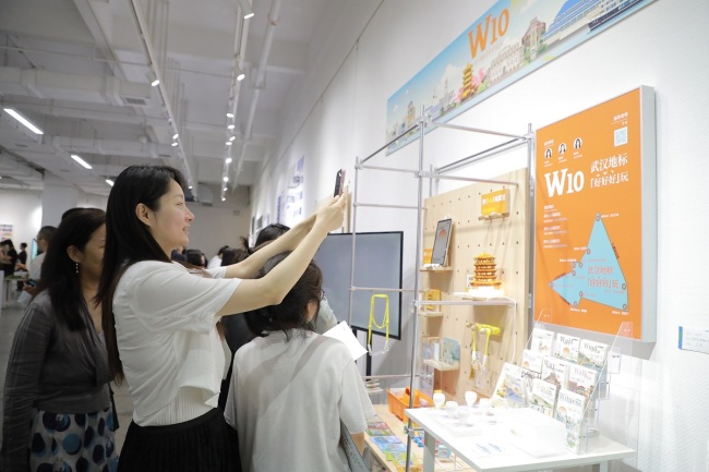 “二十面体，多维共振”——武汉设计工程学院2025优秀毕业设计作品展开展