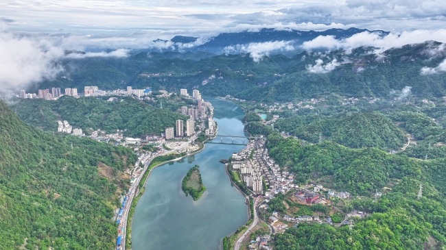 宜昌长阳：山水诗画间 文旅融合绽芳华