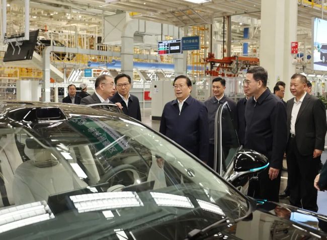 王忠林在汉调研重大项目建设情况 深入学习贯彻党的二十届四中全会精神 以重大项目建设助推经济高质量发展