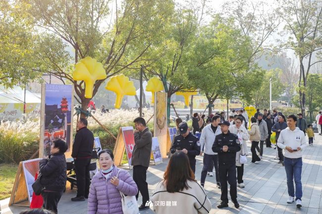546岁的她过生日!万余市民来汉阳排起长队
