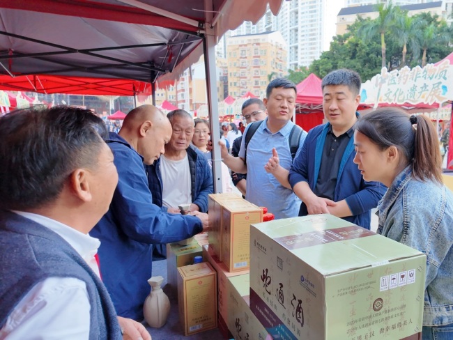 中医药非遗展深圳启幕,“蛇通酒配制技艺”精彩亮相