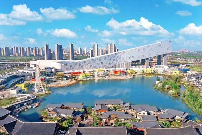 家门口就能滑雪 可抢150万元消费券  2025武汉大众冰雪季12月20日开启