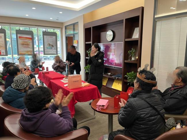 生日会里防诈骗，金融守护暖人心——广发银行东西湖支行开展反诈宣传活动