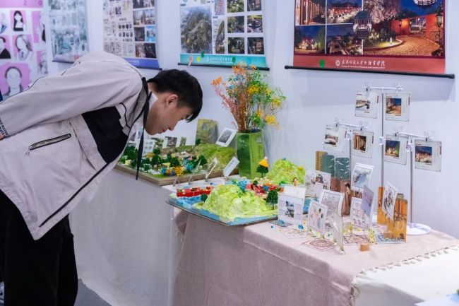 “艺”犹未尽！武汉纺织大学外经贸学院2026届毕业设计展圆满落幕
