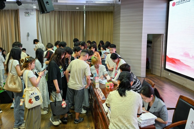 武汉工商学院校友、作家张艳华新书《沸腾的乡土》发布：10年调研500个村庄，探索乡村治理“中国方案”