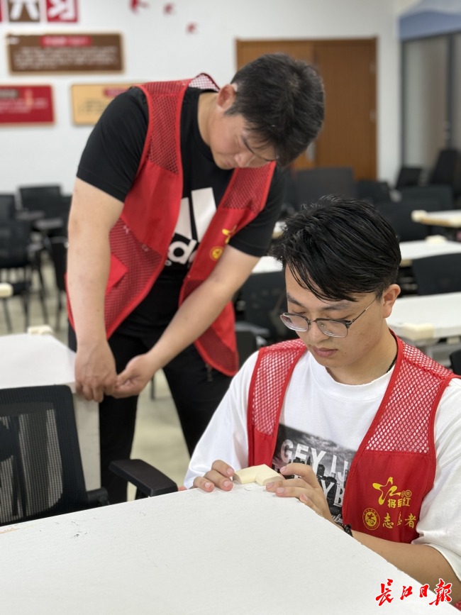 武汉市青少年暑假“爱心托管班”开班，15门高校精品课全市铺开