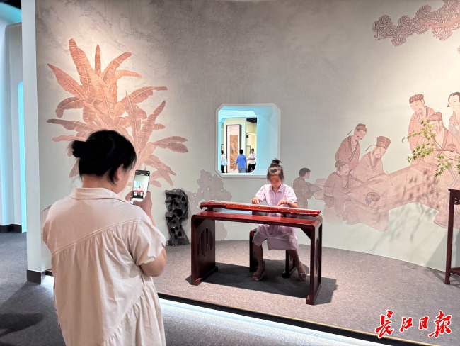 暑期尾声武汉亲子游持续火爆，开学季新生可免费坐船玩水