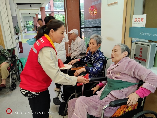 电力送暖护平安 志愿服务情暖残障人士