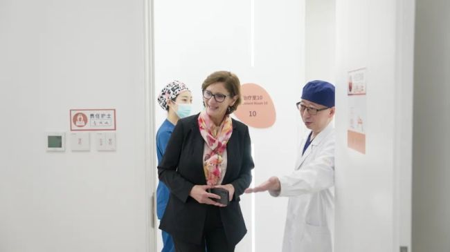 欧洲之星全球商务总监Darja Slebinger女士参访北京空美圣医