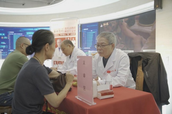重庆医云在线互联网医院(名太医)重磅签约张传清教授脾胃专家团——强强联合,守护国人“胃”来健康