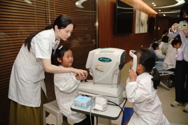 人人享有眼健康：东南眼科医院开展全国“爱眼日”系列活动