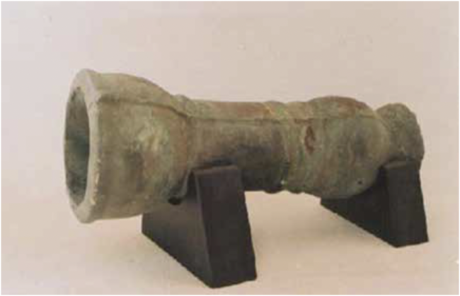 洪武五年（1372）制大碗口铳，现藏中国人民革命军事博物馆。在元末明初的群雄战争中，大碗口铳已被用于水上作战，尤其在鄱阳湖之役中发挥了重要作用