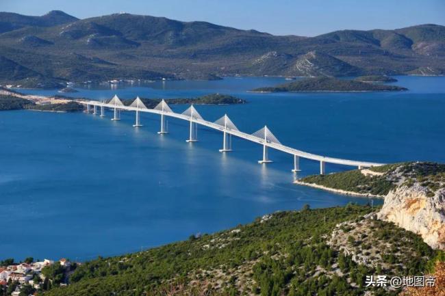克罗地亚建座桥，为何把波黑堵成内陆国？