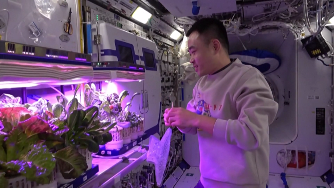中国の有人宇宙船「神舟17号」 数々の宇宙科学実験で進展を見せる
