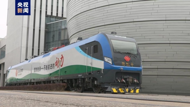 中国初の新型スマート重負荷電気機関車が完成