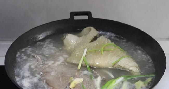 牛肉毛肚香翻天，饭店味道搬回家，卤汁一招全搞定