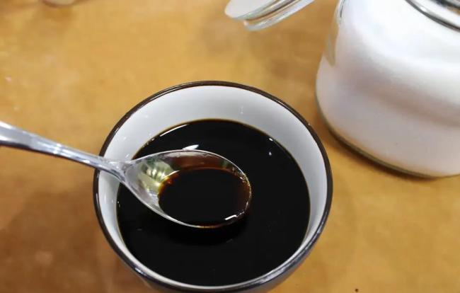 三分钟学会网红葱油面，简单一勺酱汁，香到邻居敲门问！