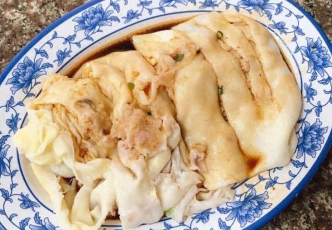 巷子深处肠粉店，30年不涨价，老板脾气却吓跑人？
