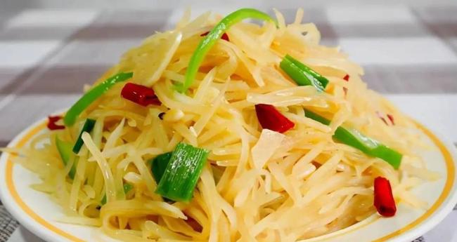 38万年薪大厨教你炒土豆丝，3个小妙招，家常菜秒变饭店味
