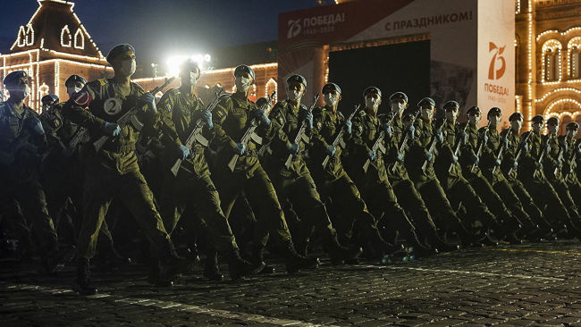 俄罗斯凌晨举行胜利日阅兵方队训练现场画面曝光