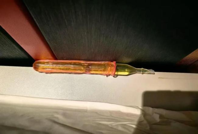 顧客住酒店發(fā)現(xiàn)用過的避孕套 床頭縫隙驚現(xiàn)遺留物