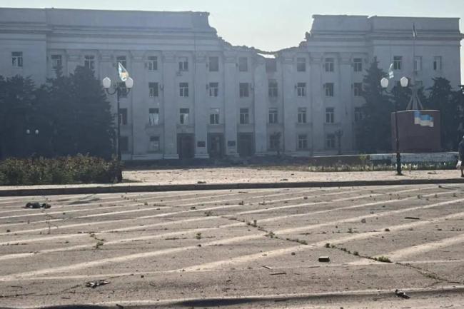 俄军报复性空袭！基辅、赫尔松遭导弹轰炸，政府大楼被夷为平地