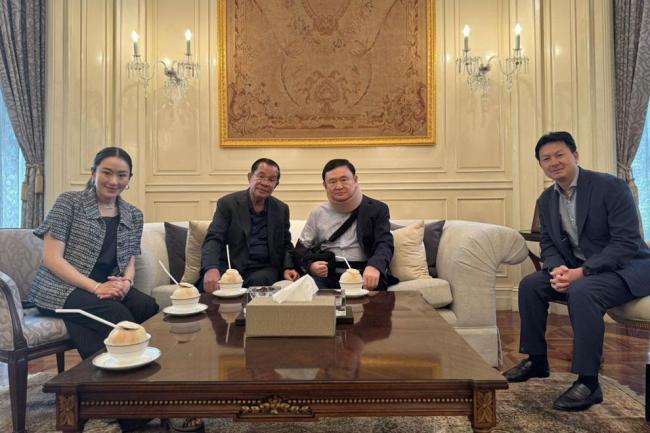 泰国总理佩通坦含泪致歉 通话录音引发危机