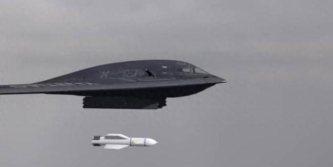 美军GBU-57巨型钻地弹“造假”揭秘：东风15C被误导？
