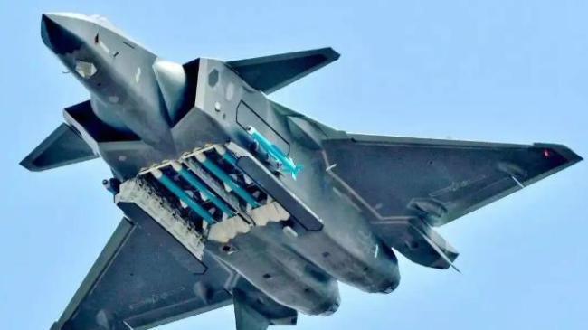 美日媒体分析：中国歼-20与F-35在东海对决 五代机首次交锋
