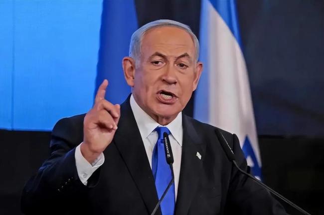 以色列总理赴美前遭本国民众抗议 绕道避捕航线引关注