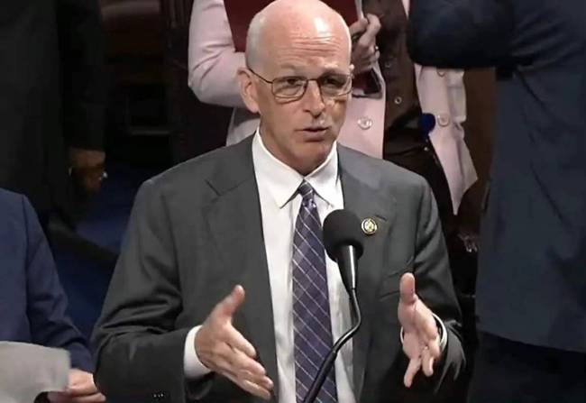 美国议员团刚到北京，福建舰重大喜讯官宣，美方紧急提出一个要求 航母技术飞跃引发关注