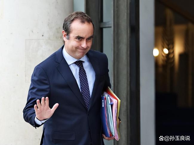 大V称法国政坛上演马克龙式轮回 政治循环再现