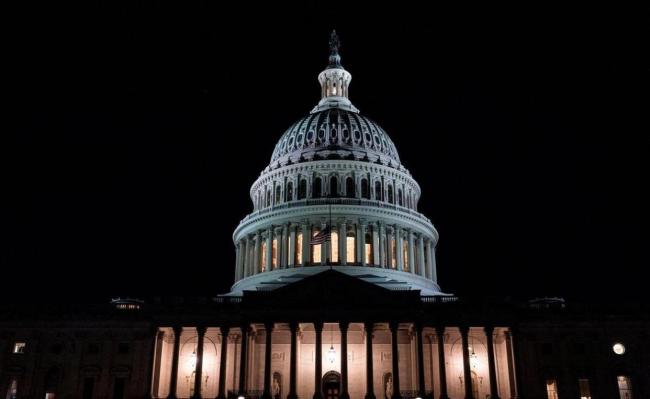 美国政府“重新开门” 临时法案通过结束40天停摆