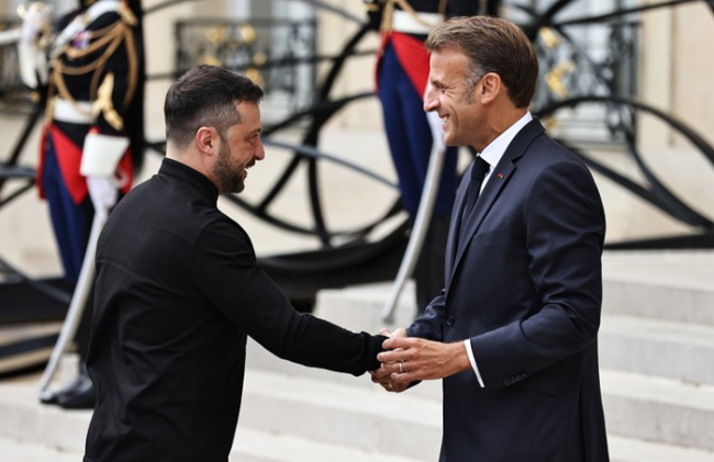 泽连斯基在北约问题上让步 乌接受类似条款安全保障