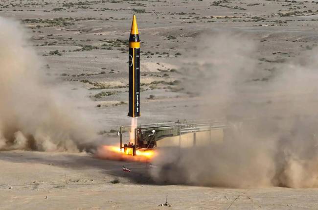 美军大兵压境，伊朗大概率要怂？实力差距决定结局