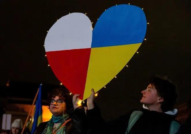 波兰外长称不当美国冤大头 强调独立与合作平衡