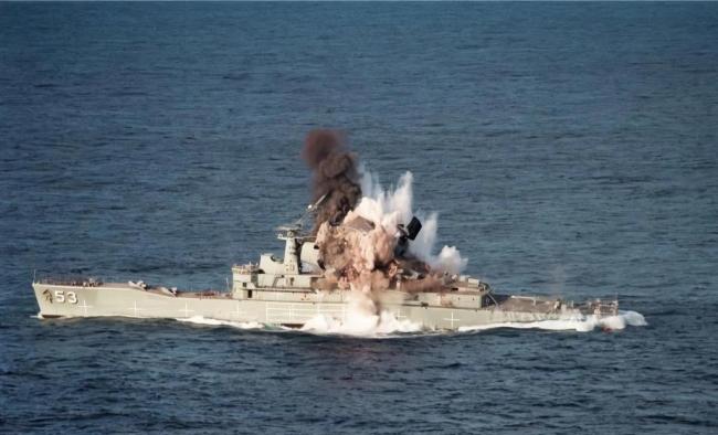 刚离开印度，伊朗军舰就被美军猎杀 公海悲剧引发争议