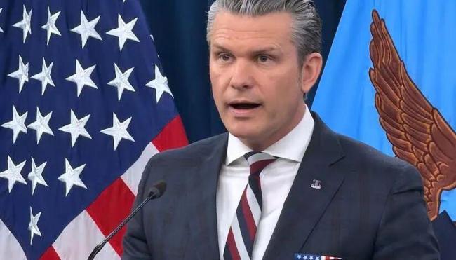 美军对伊石油出口枢纽猛烈空袭 特朗普宣布行动成果