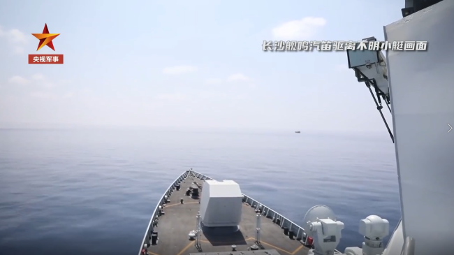 感谢祖国，我海军长沙舰、洪湖舰，首次为中国渔船