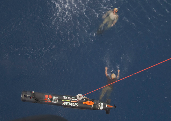 美军南海新花招，组建“水面行动群”投放潜航器