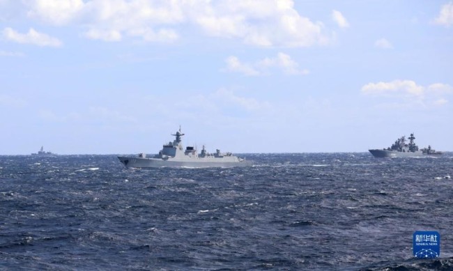 中俄首次海上联合巡航遭遇外国舰机跟踪侦察