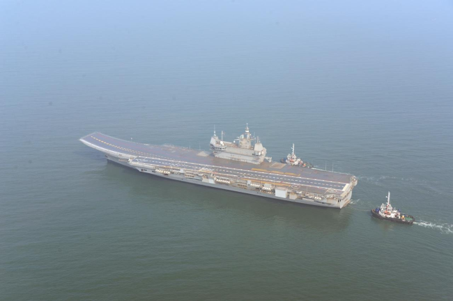 印度首艘国产航母第3次海试 雷达拦阻索仍未到位