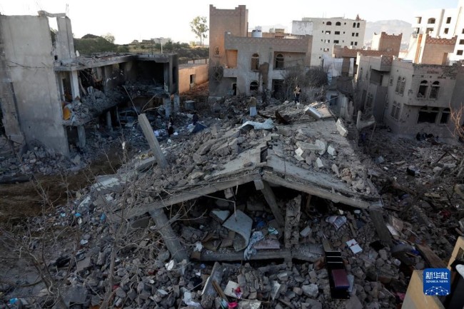 多国联军空袭也门萨那胡塞武装据点 