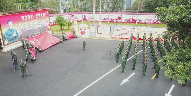 武警防城港支队：瞻仰光辉旗帜 吸取红色动能